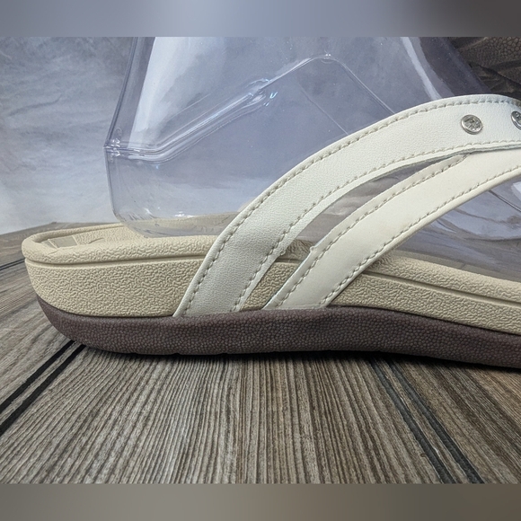 Haolira Size 40 Cream Flip Flops With Studs - Picture 8 of 13